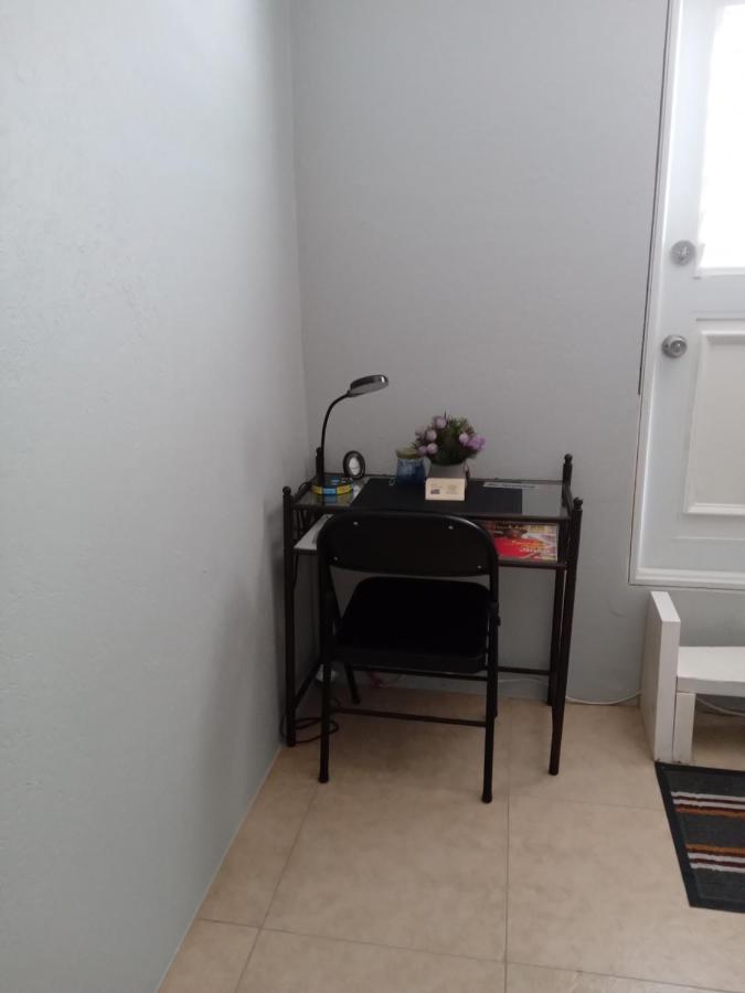 Michand Guest Apartments- Cozy One Or Two Bedroom- 5 Walk Minutes From Airport 10 Mins Drive To Oistins Or Beach Крайст-Черч Экстерьер фото